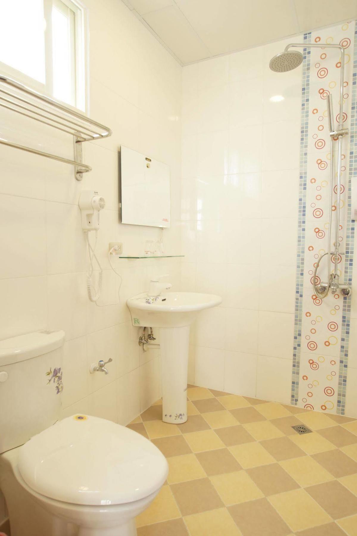 貓咪民宿mini館-中午即可入房 T'ai-tung Extérieur photo
