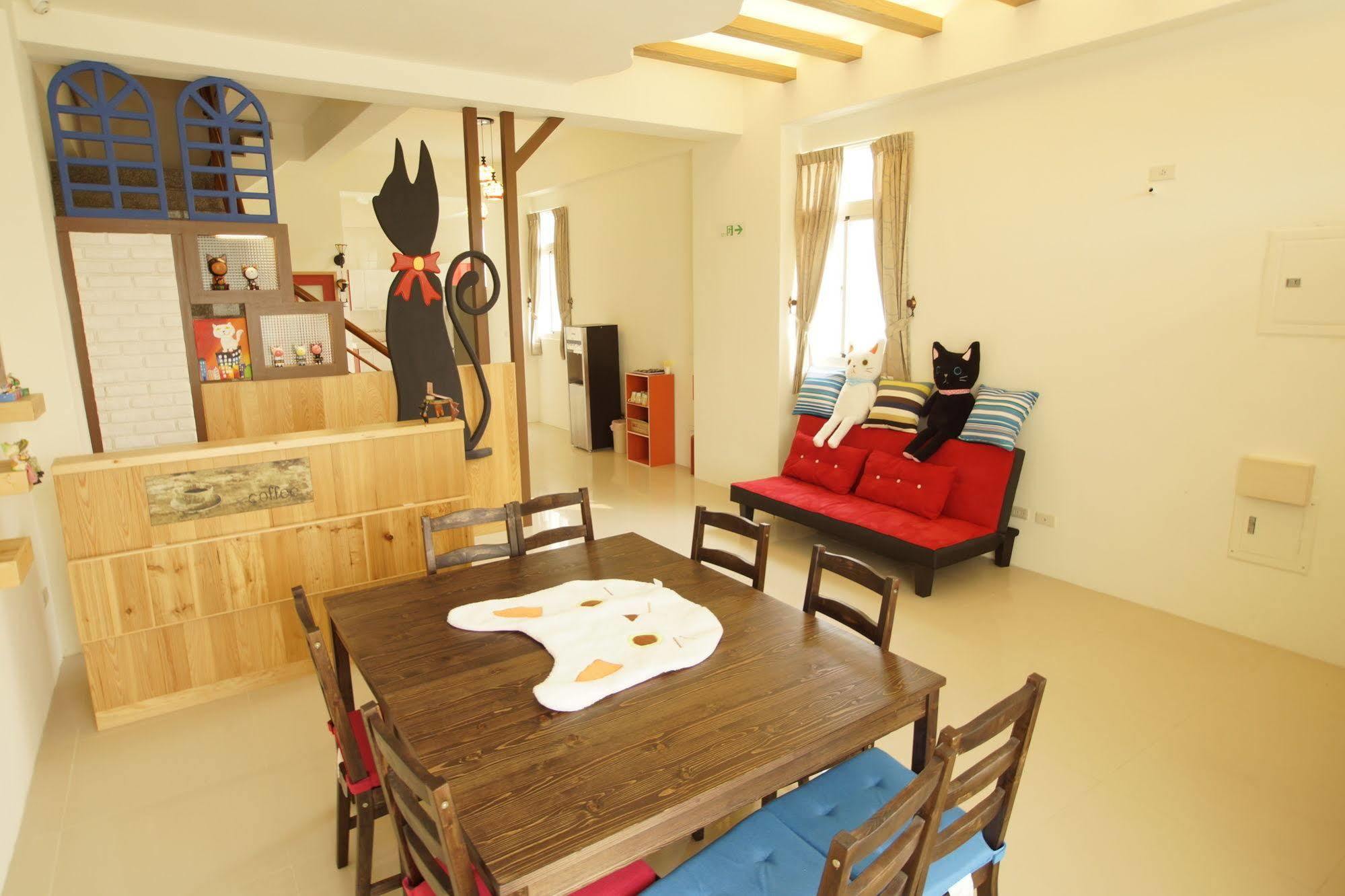 貓咪民宿mini館-中午即可入房 T'ai-tung Extérieur photo